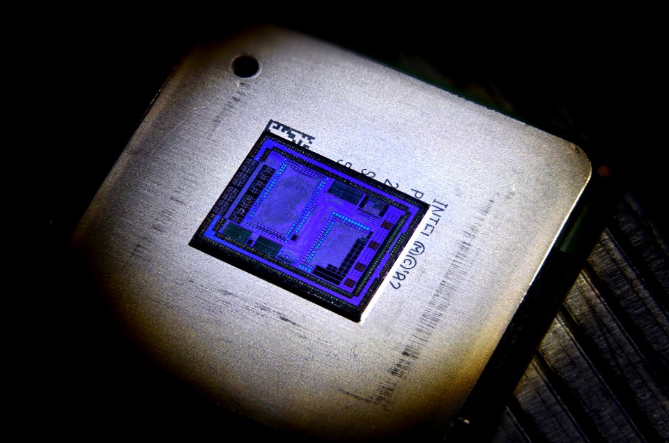 Cisco switch management IC 2 die shot