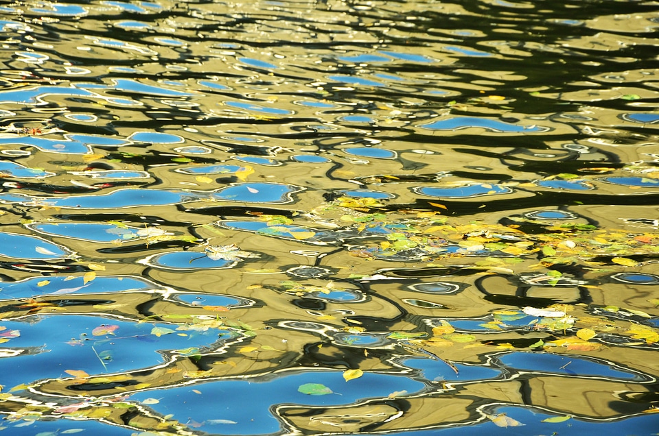 Mirroring sunlight structure