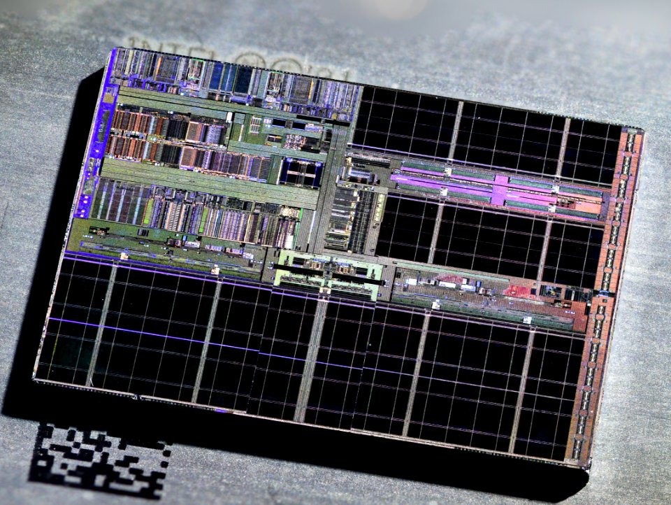 HP PA-8700 die shot - etched