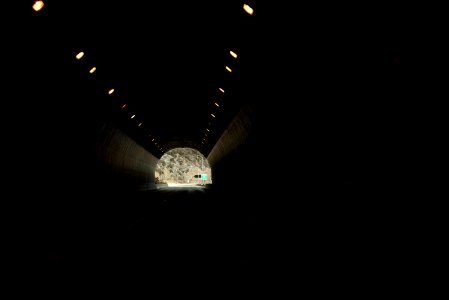 saliendo del tunel photo