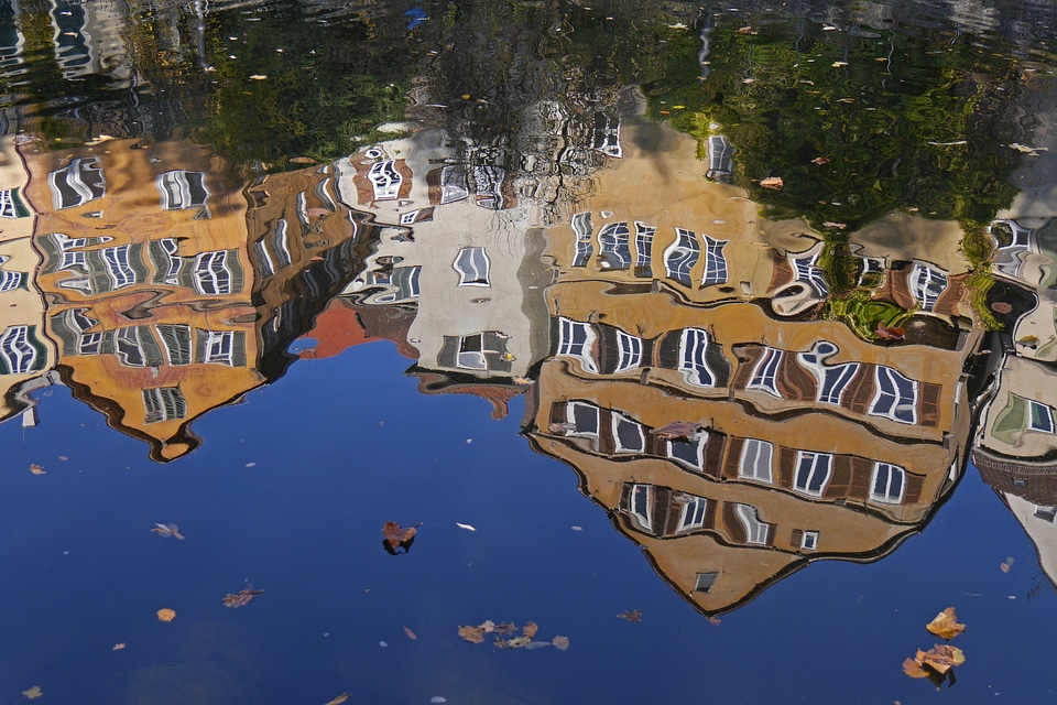 Distortion water houses
