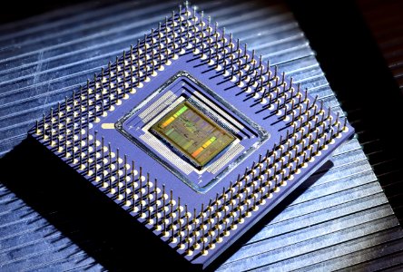 DEC Alpha 21066-AA CPU die shot