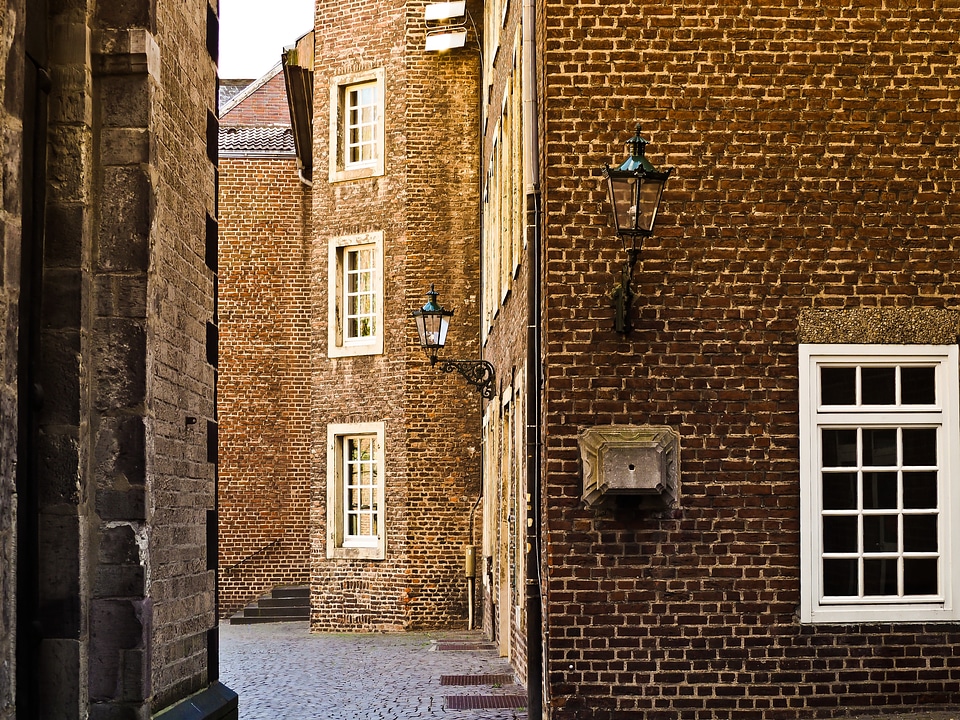 Narrow lane facade mood