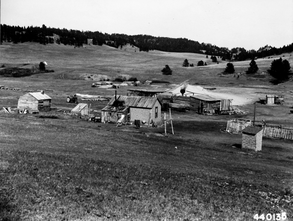 19460527-FS-Custer-KDS-440135