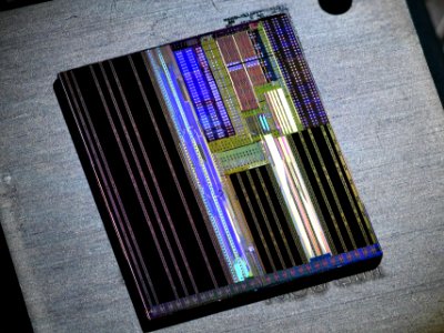 HP PA-8700 die shot - top metal