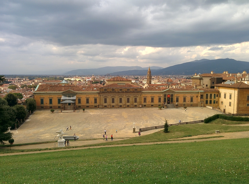 Clouds garden tuscany