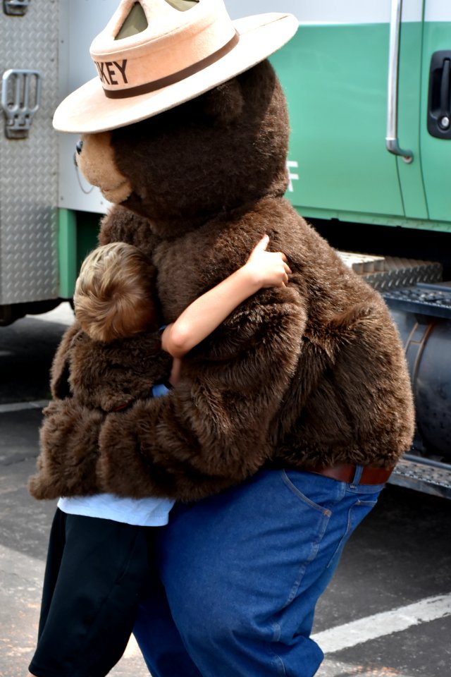smokey-bear-75th-birthday-celebration-at-the-city-of-williams-visitors-center-2019 48506109017 o