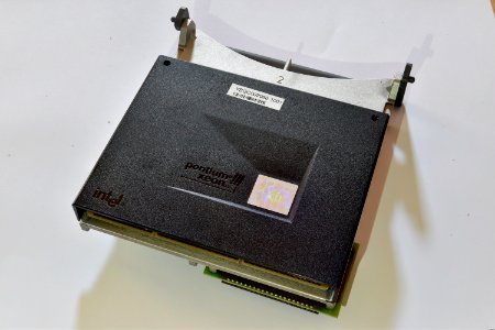 Intel Pentium III Xeon (Cascades-2M) cpu module