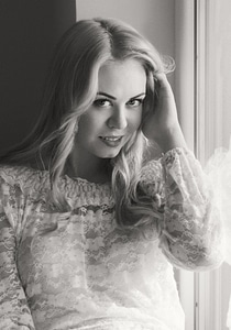 Model blonde black and white photo