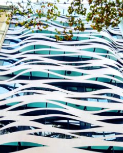 Edificio muy cool en Passeig de Gràcia #Barcelona ##architecture ##shape #white photo