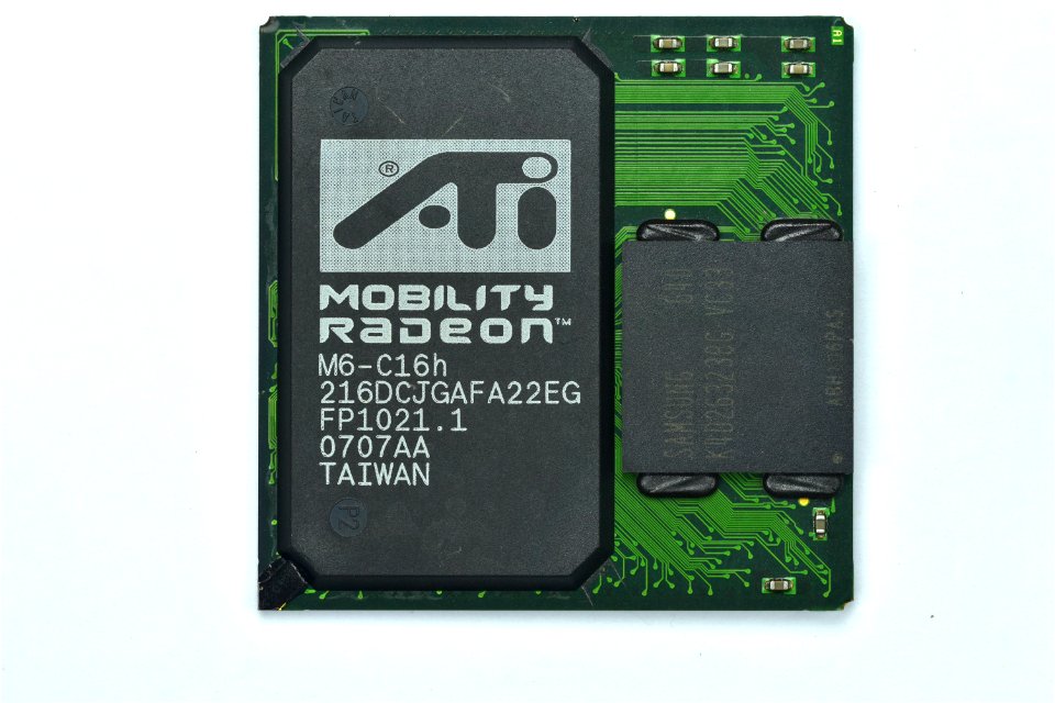 ATI M6 (Mobility Radeon 7000) 1