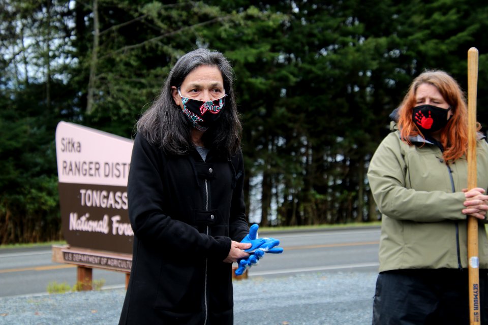 tlingitpotatoharvest-TongassNF-2020013-001
