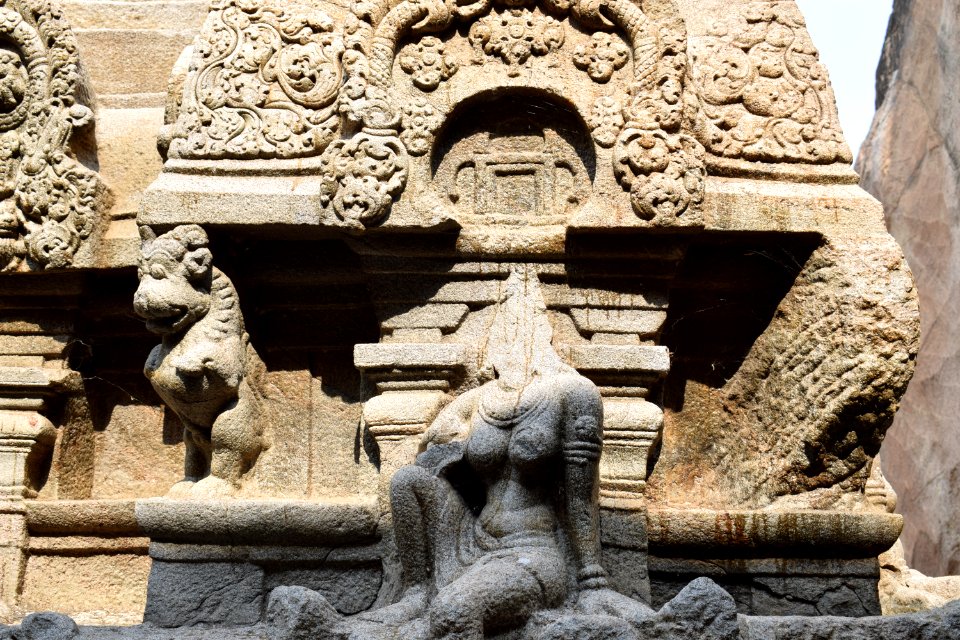 Kalugumalai Vettuvan Koil