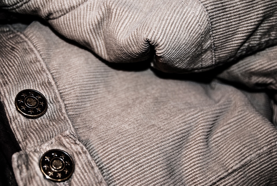 Jacket buttons material