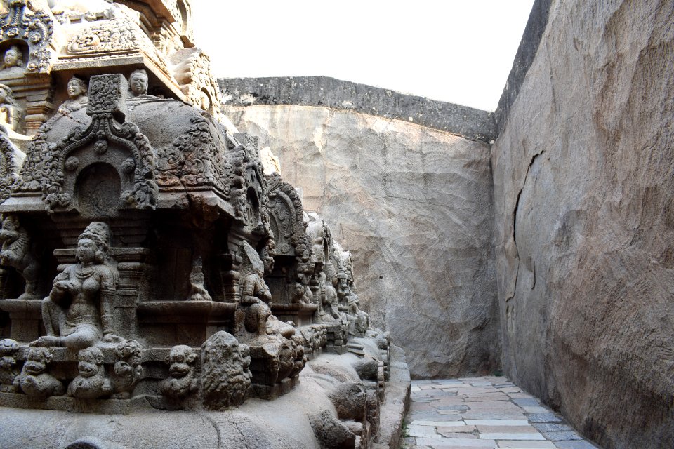 Kalugumalai Vettuvan Koil