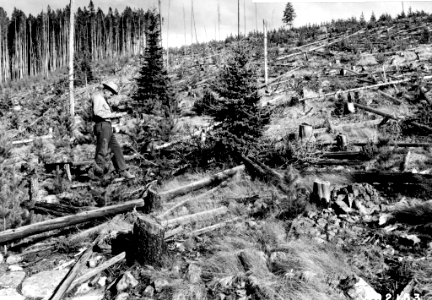 19561018-FS-Lewis and Clark-WES-482153