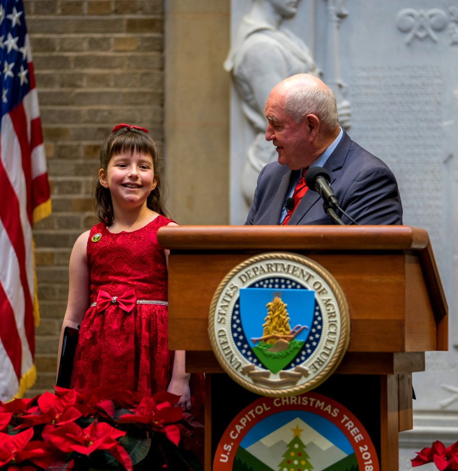 20181204-FS-SecPerdueCapXmas-TEF-012