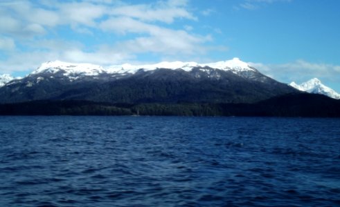 Montaña en el Lago photo