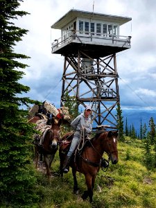 TransportingSupplesBaptisteLookout-Flathead-Dec2020-003