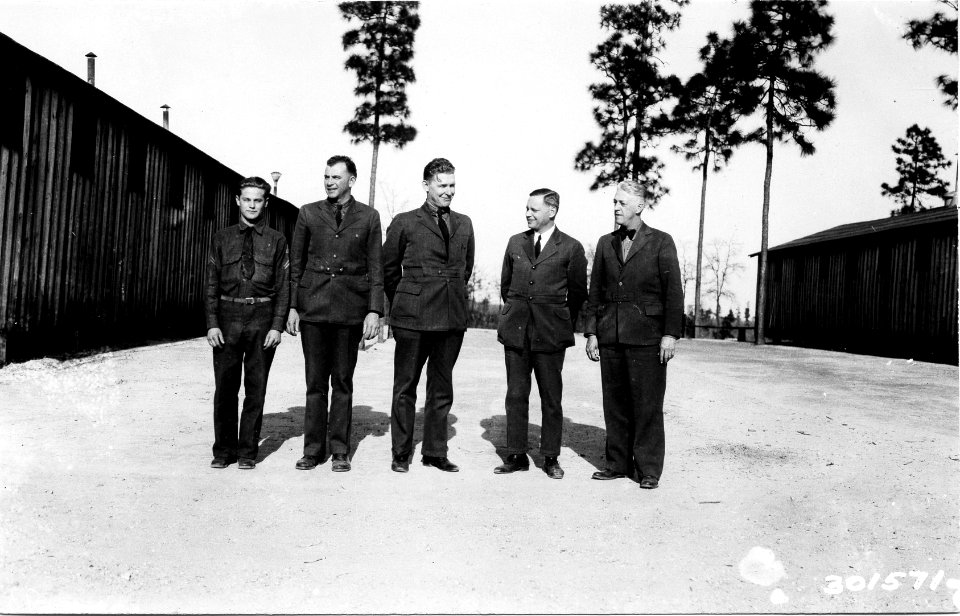 19350415-FS-DeSota-MML-301571
