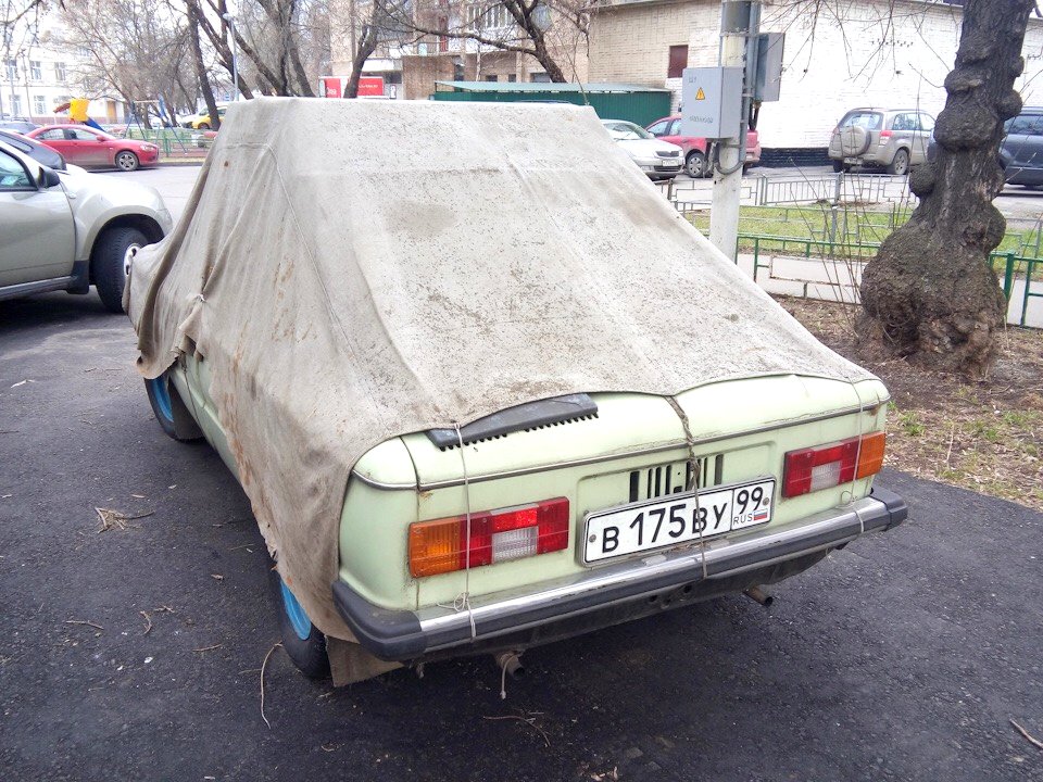 zaz 968m covered by  homemade car cover