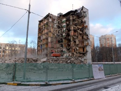 demolition of a nine-storey building of the p-18/09/01 series on Nizhegorodskaya Street