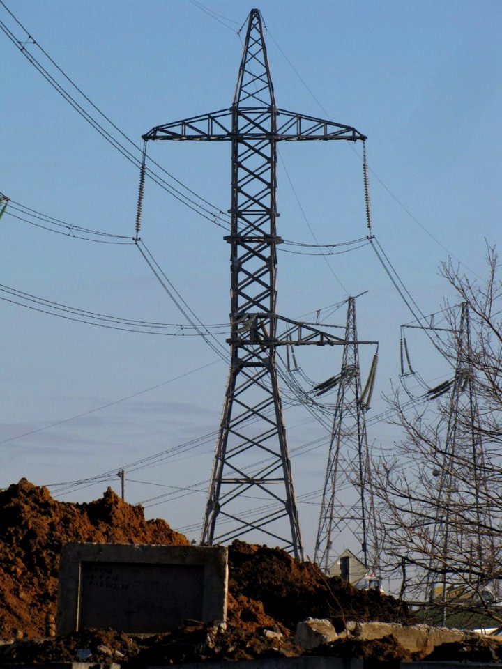 500 kV transmission line at the intersection of MKAD and Borovsky highway