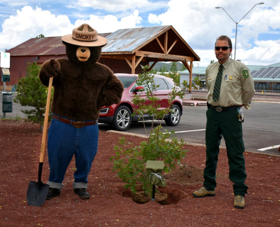 smokey-bear-75th-birthday-celebration-at-the-city-of-williams-visitors-center-2019 48506005216 o
