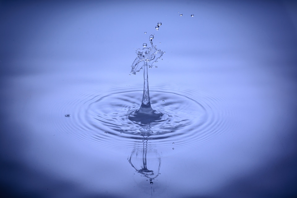 Water feature blue spray