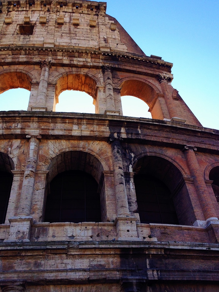 Italy colosseum famous
