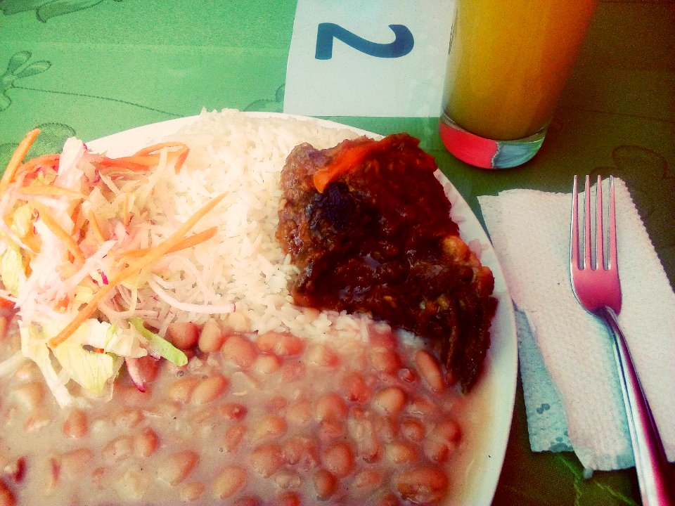 Frejoles con seco a la norteña