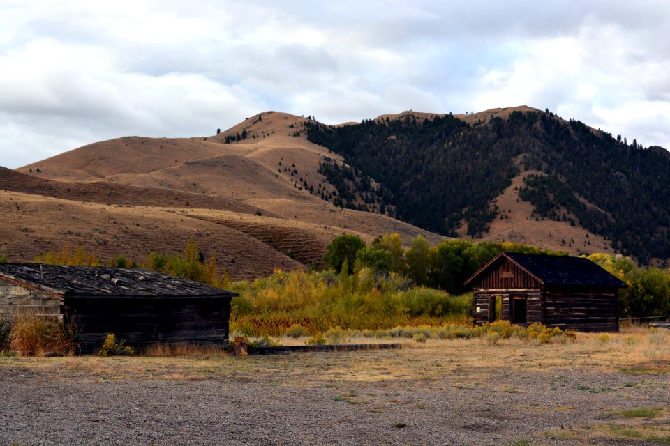 Henneberry House and Surrounding Area