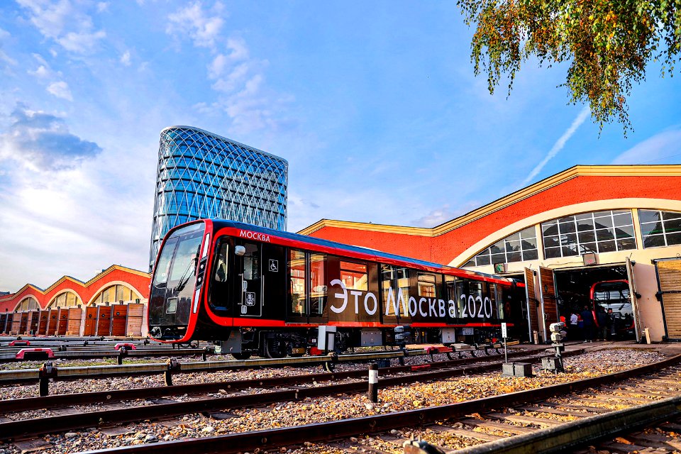 futuristic train of the Moscow metro 81-775/776/777 Moscow 2020 goes on its first flight with passengers from Krasnaya Presnya depot