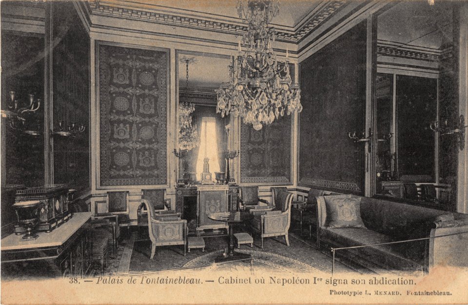 38 PALAIS DE FONTAINEBLEAU - CABINET OU NAPOLEON 1ER SIGNA SON ABDICATION