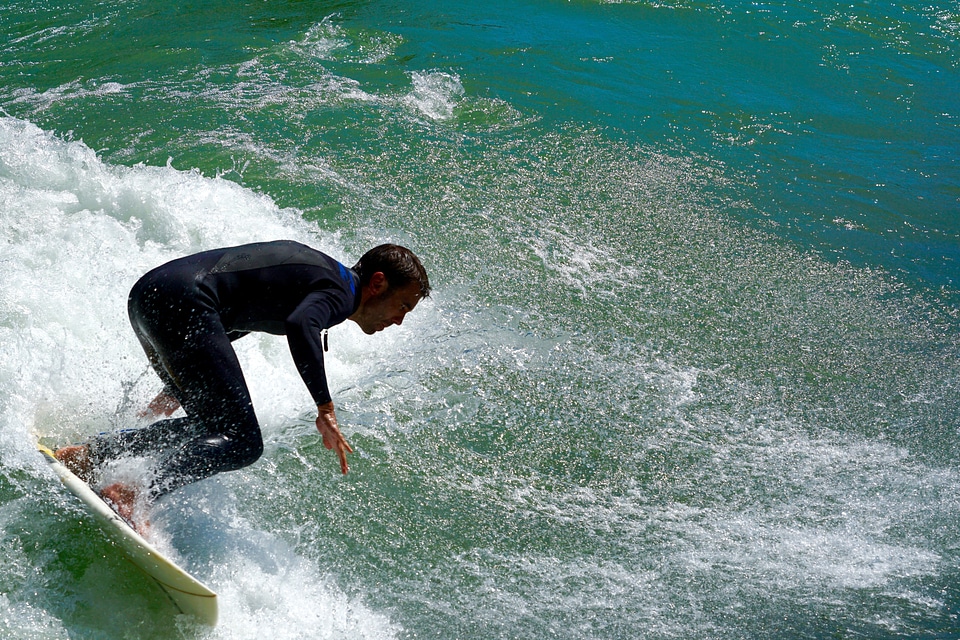 Surf river surfing curves