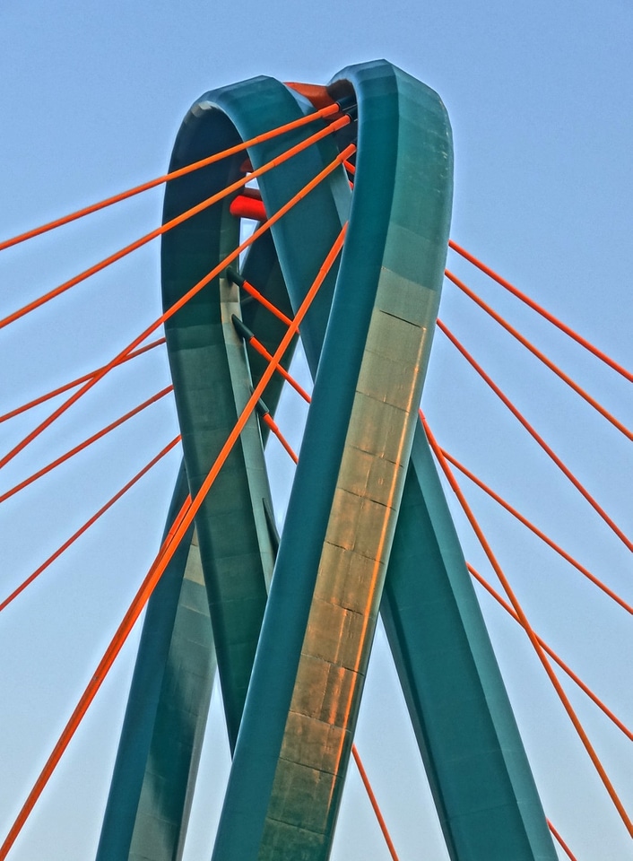 Crossing infrastructure structure