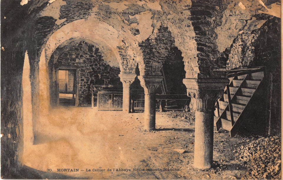 30 MORTAIN - LE CELLIER DE L'ABBAYE NOTRE...