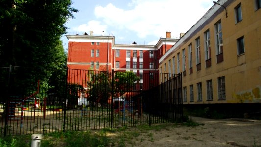 school building 700 before demolition