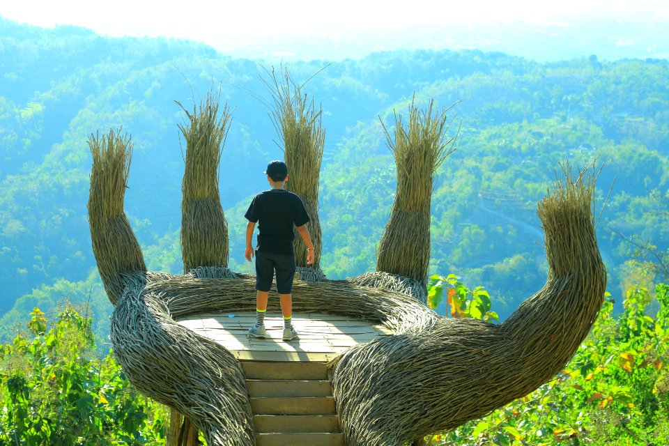 Tangan Pancawara Hutan Pinus Pengger, Yogyakarta #liburan #holiday #liburansekolah