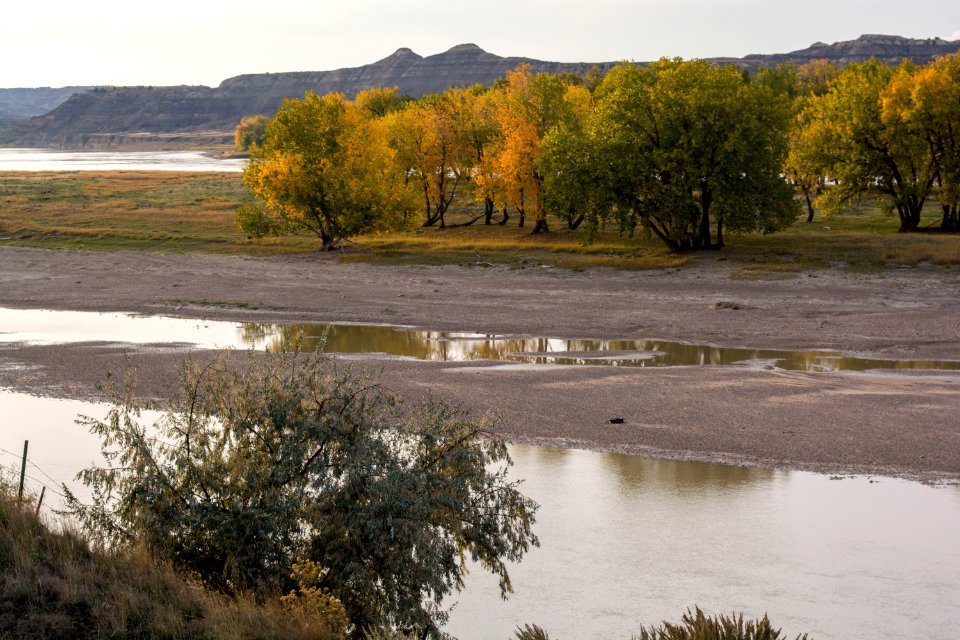 Yellowstone River Badlands FAS 01