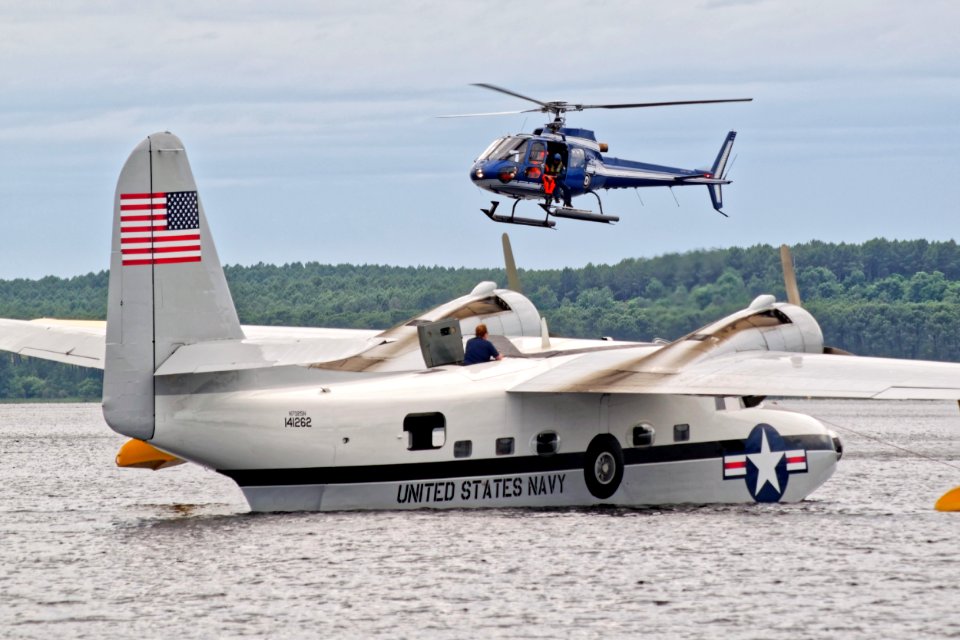 Grumman HU-16 Albatross N7025N / Ecureuil F-MJCP Gendarmerie Nationale
