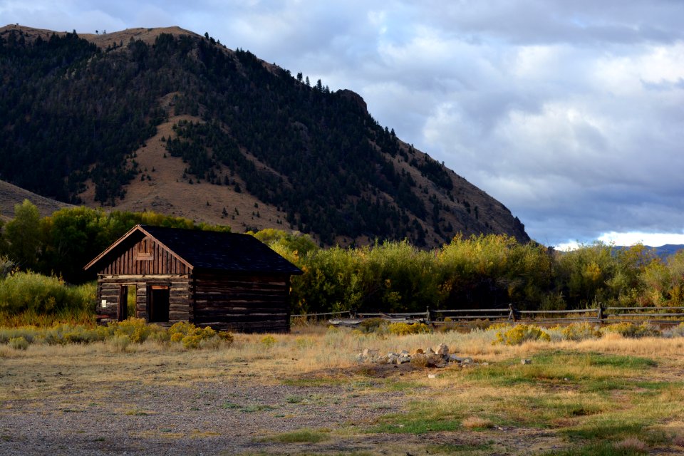 Henneberry House and Surrounding Area