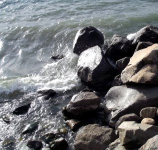 Piedras en el Lago