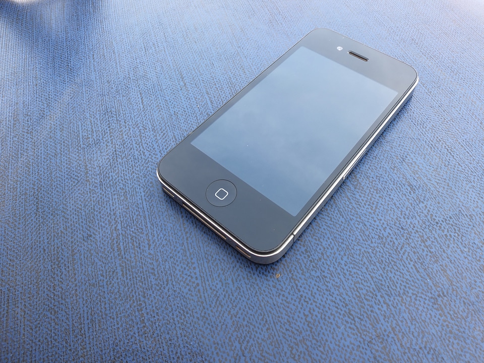 Cell telephone business