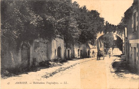47 AMBOISE - HABITATIONS TROGLODYTES