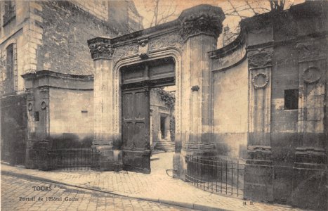 TOURS - PORTAIL DE L'HOTEL GOUIN
