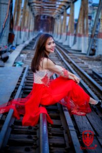 Áo dài cầu Long Biên zeus studio