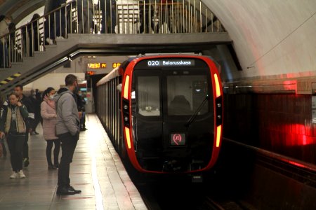 new futuristic metro train 81-775/776/777 Moscow 2020 at Dobryninskaya metro station