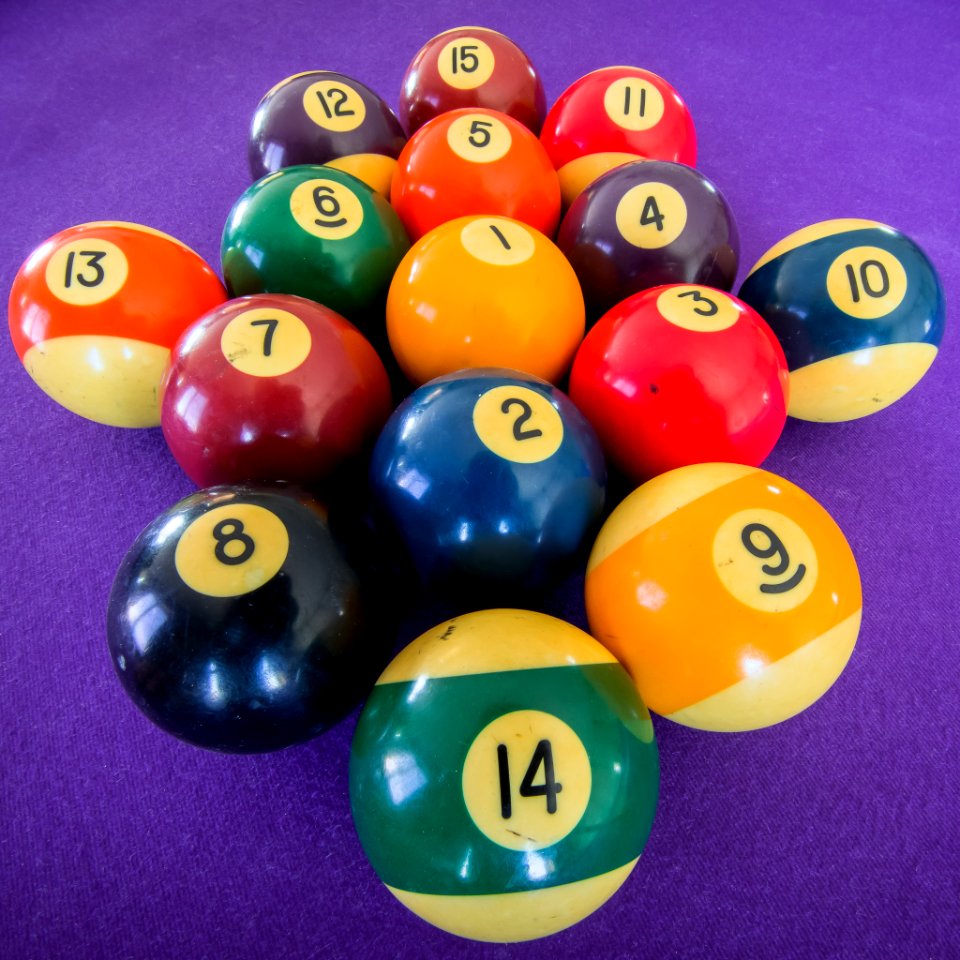 499376-pool balls widerLR