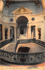 113 CHATEAU DE CHANTILLY - LE VESTIBULE ET L'ESCALIER